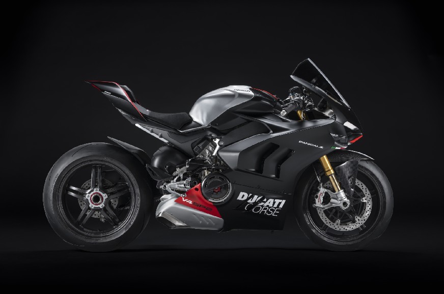 The Panigale V4 SP2 comes in the Ducati winter livery. 